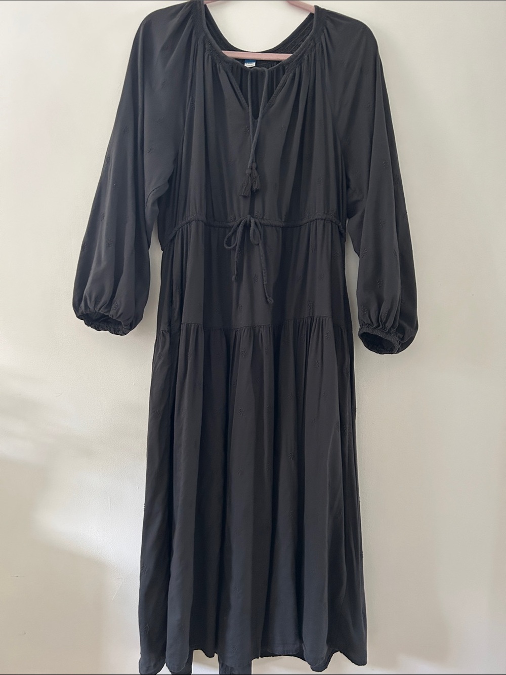 Old Navy Cinch Waist Dress Maxi Tiered Black Long Bell Sleeve Peasant Embroidery